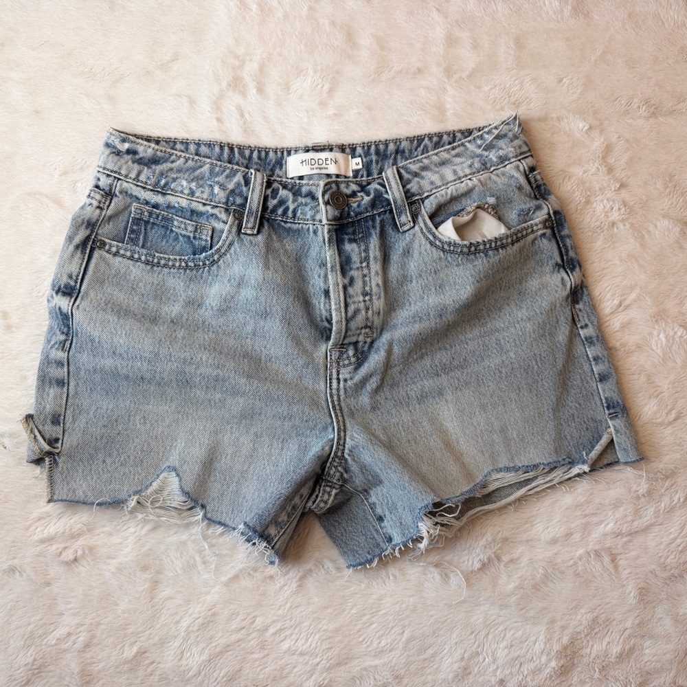 Hidden Jeans Women’s Sofie Mid Rise Mom Shorts Light Wash Distressed Size M